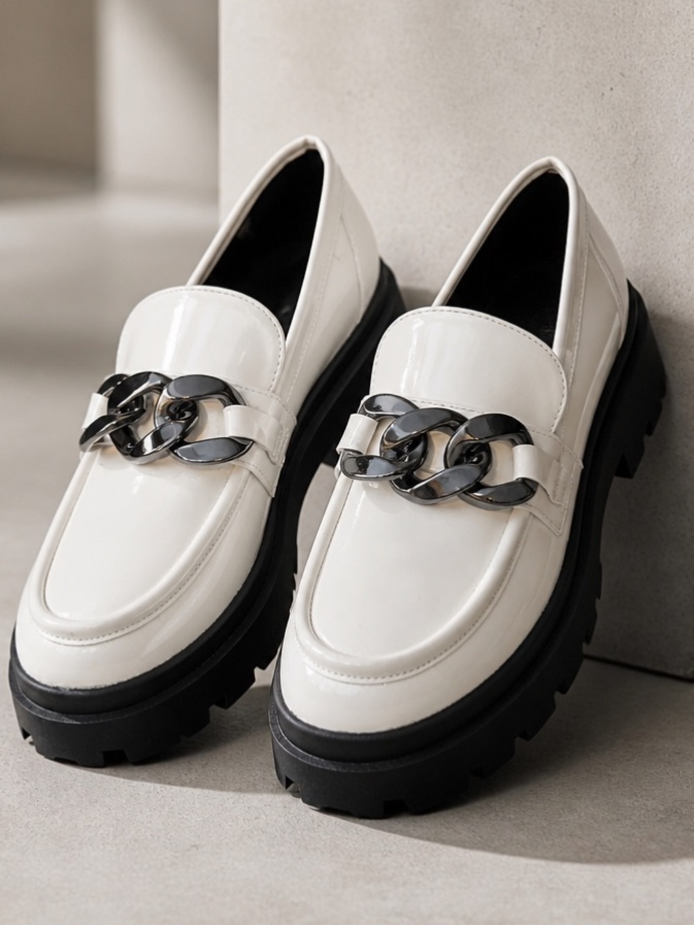 SHU SHOP Talitha Chunky Loafer Lug Sole Chain Ivory White Platform Patent 90’s